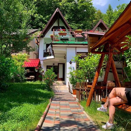 Готель Casa Olanesti Беїле-Оленешті Екстер'єр фото